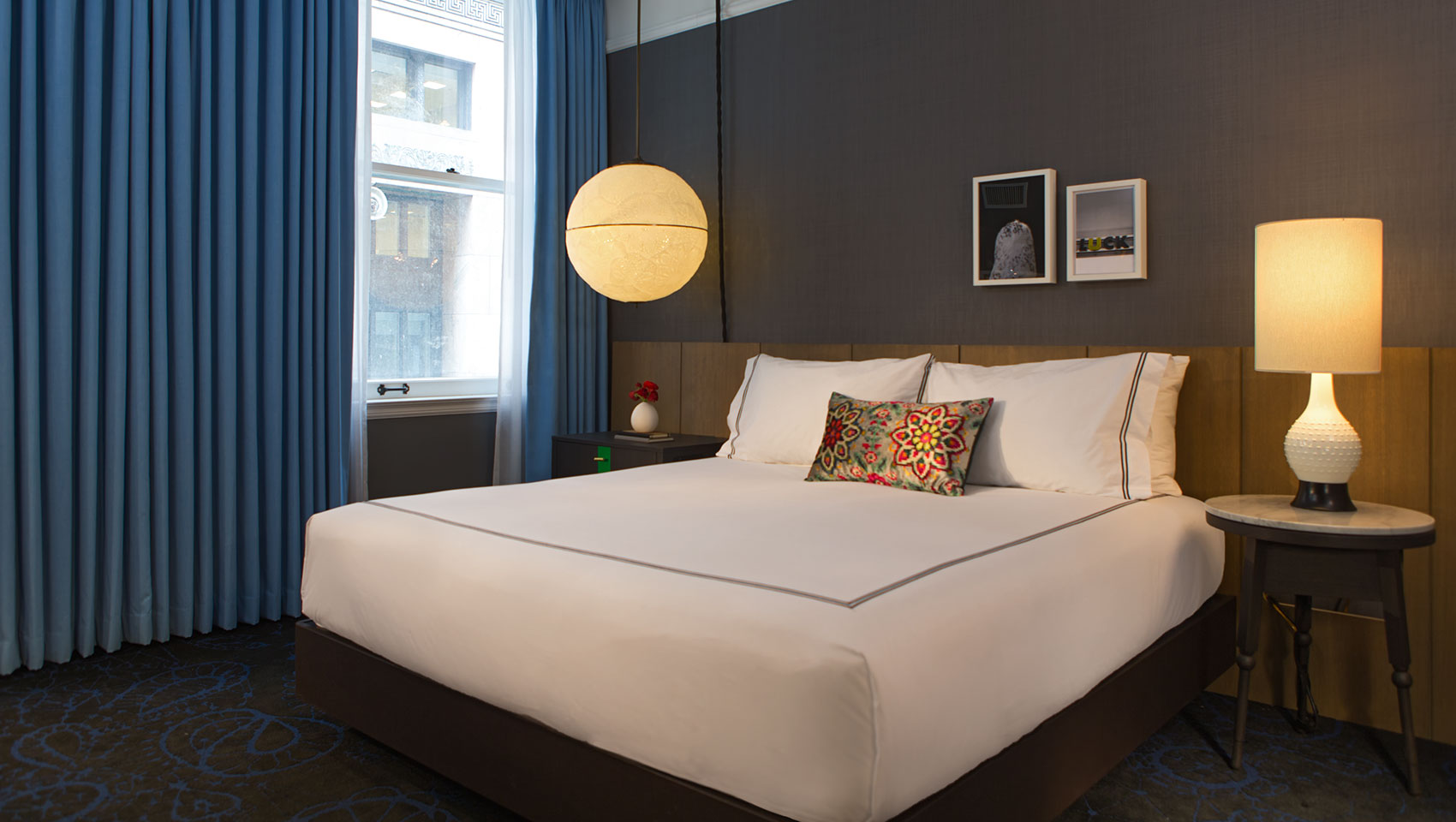 Luxury Hotel Rooms in Chicago